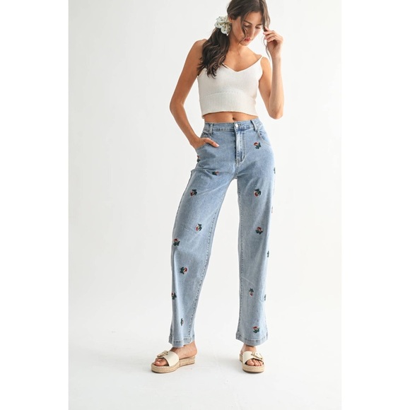 Floral Embroidered Denim Size Small - Picture 4 of 11